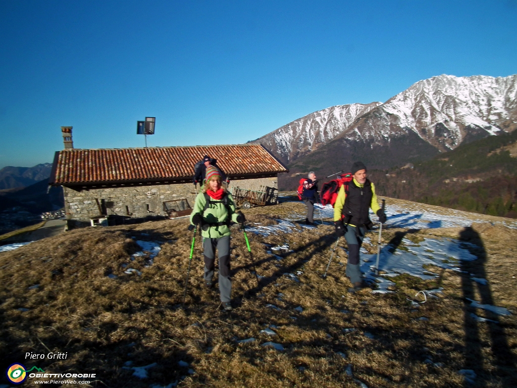 07 superiamo l'ultima cascina....JPG